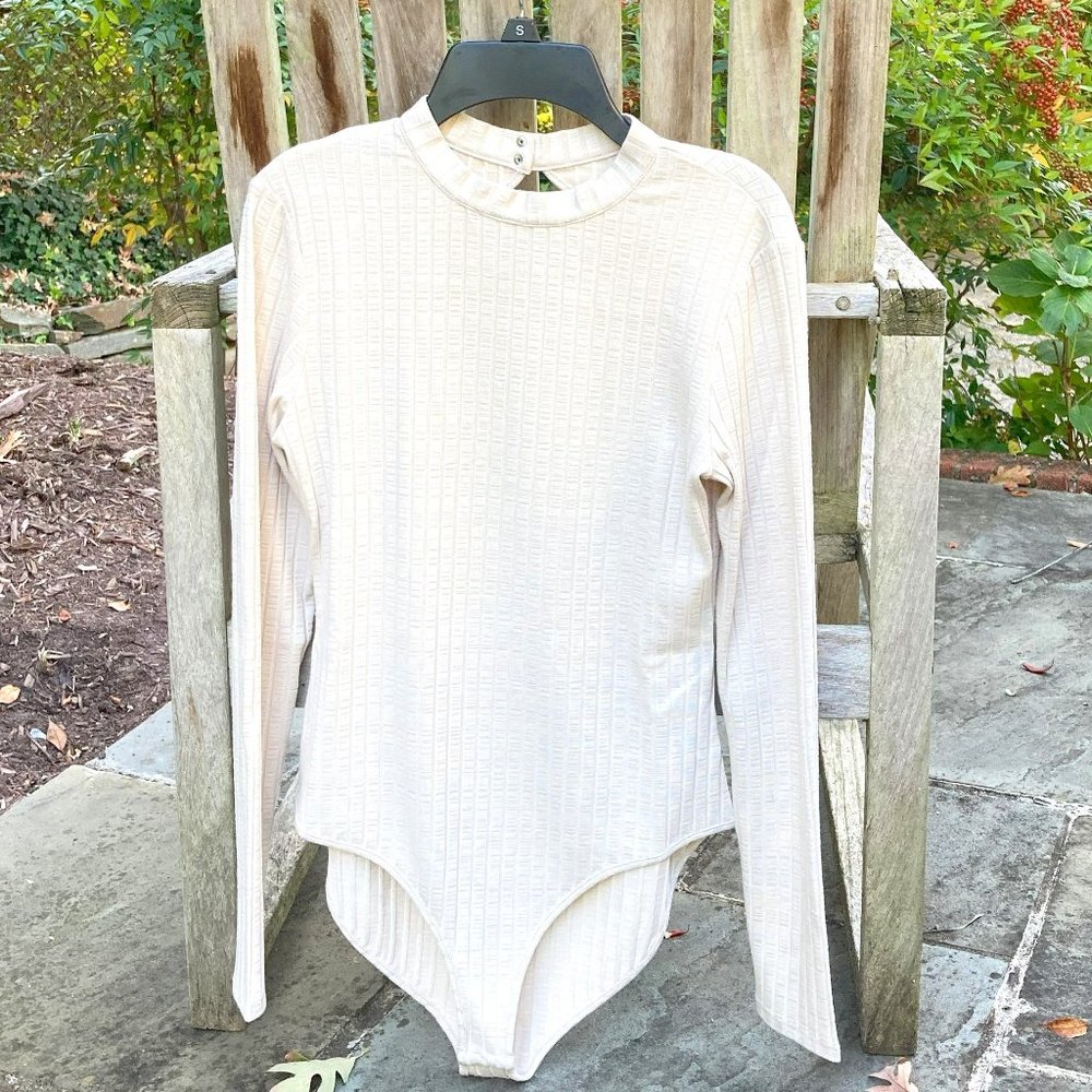 NWOT - Kensie Open Back Long Sleeve Bodysuit - Size Small